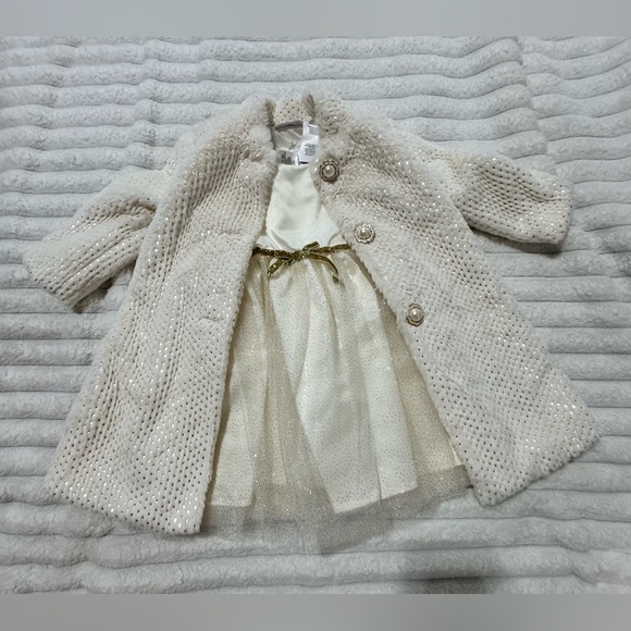 Blueberi Boulevard beige and Gold textured knit coat and dress - Picture 2 of 11